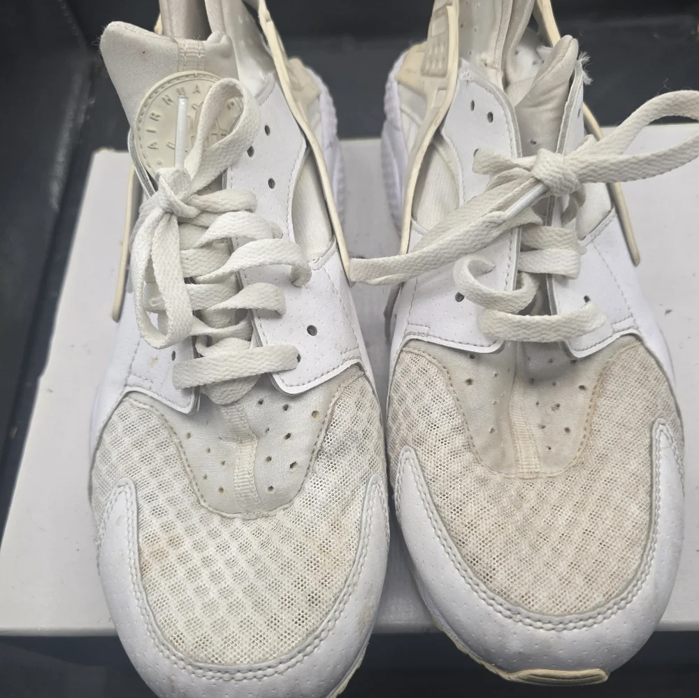 Nike‎ Women's White and Cream Sneakers